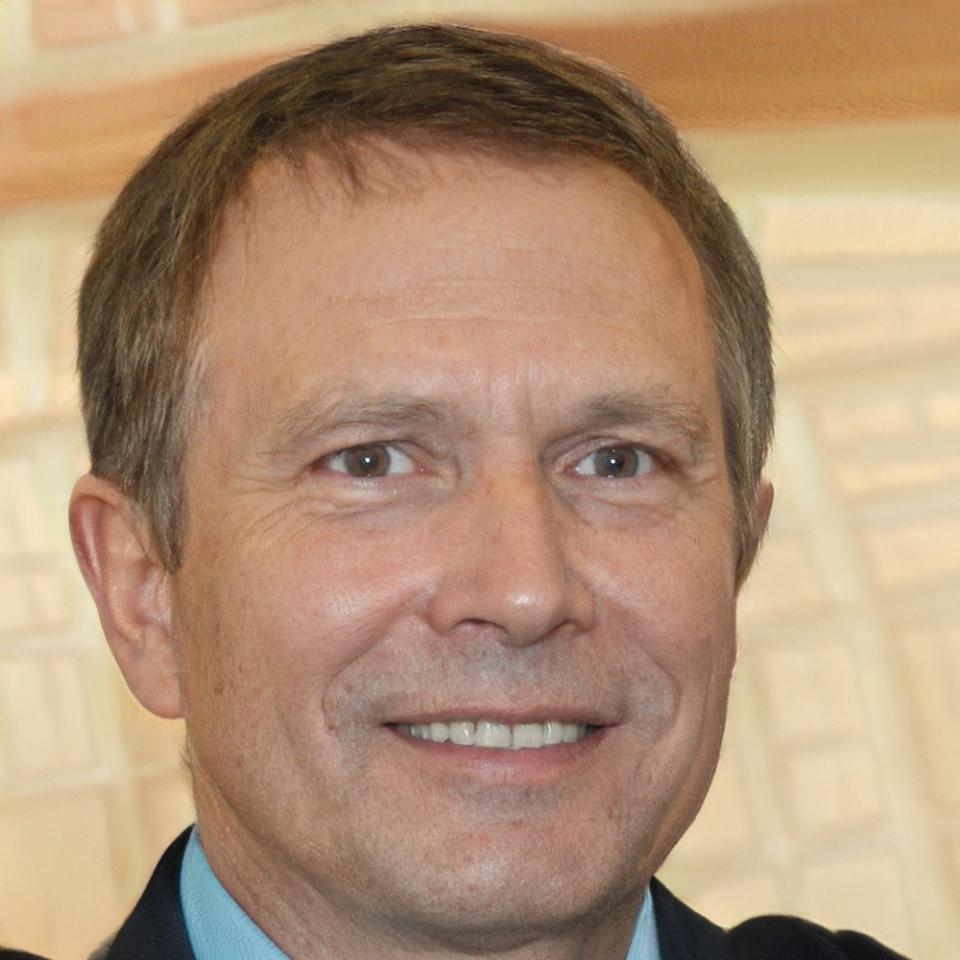 Dr. Michael Weber - Senior Finanzanalyst